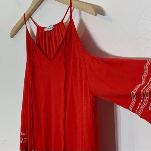 EUC Lush Cold Shoulder Strappy Boho Sleeve Dress‎