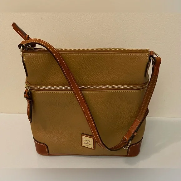 Dooney & Bourke Beige shoulder Bag Mint‎