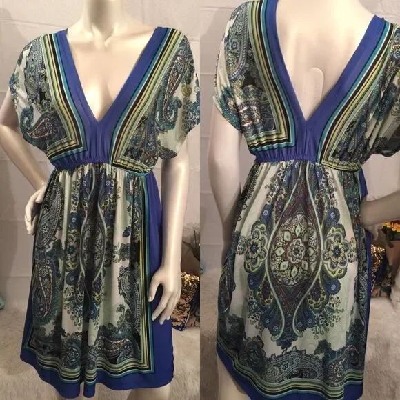 Gorgeous Double V Paisley Dress!