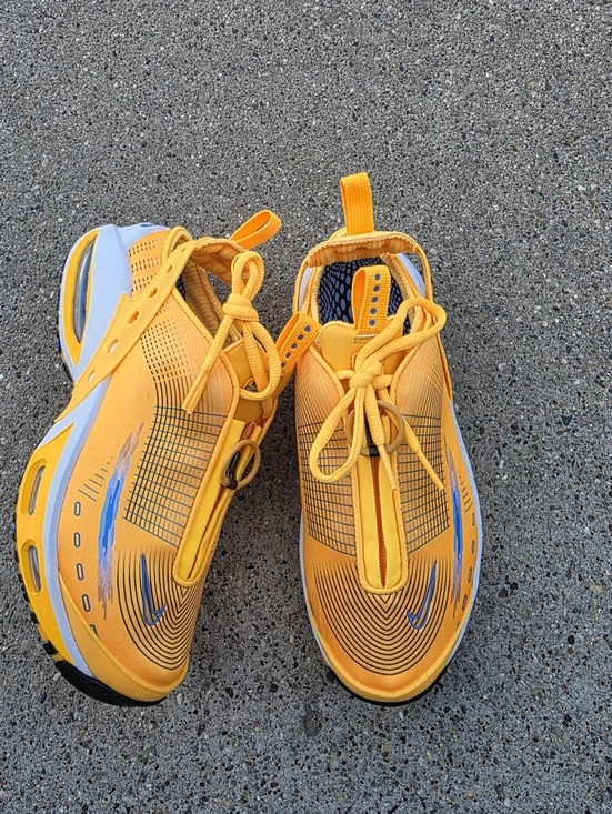 Nike Air Max Craze sneakers Women Size 6.