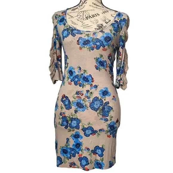Free People Body con Floral Lace Sleeve Mini Dress in Size XS