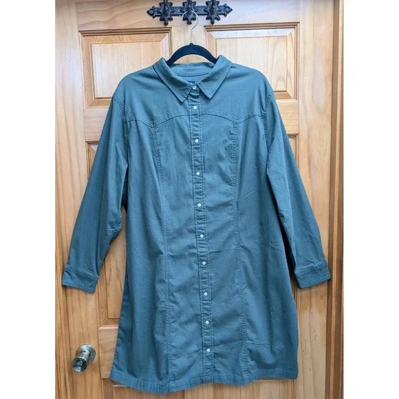 Lee Women's 1X Khaki Dress Pearl Snap Closure Down Front Long Sleeves