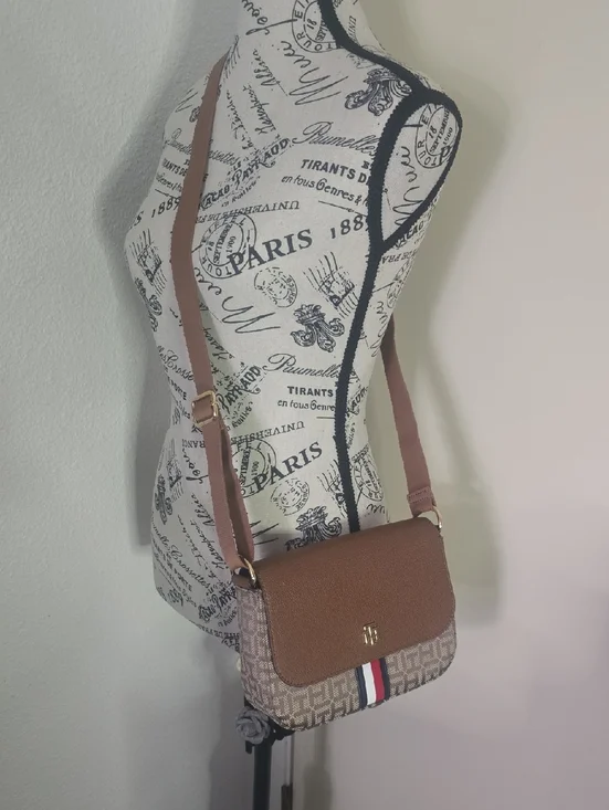 Tommy Hilfiger Brown Crossbody Crossbody/Shoulder Signature Stripe Bag (NWOT)🤎