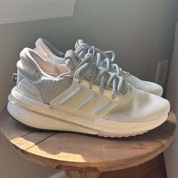 Adidas Boost women’s‎ size 11 Cream, light pink and Gray sneakers