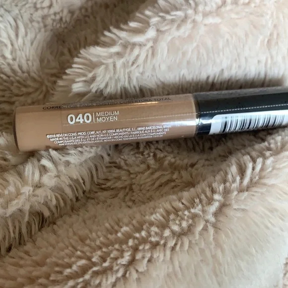 Revlon ColorStay Full Coverage Concealer 040 Medium Longwear 24HR New Sealed