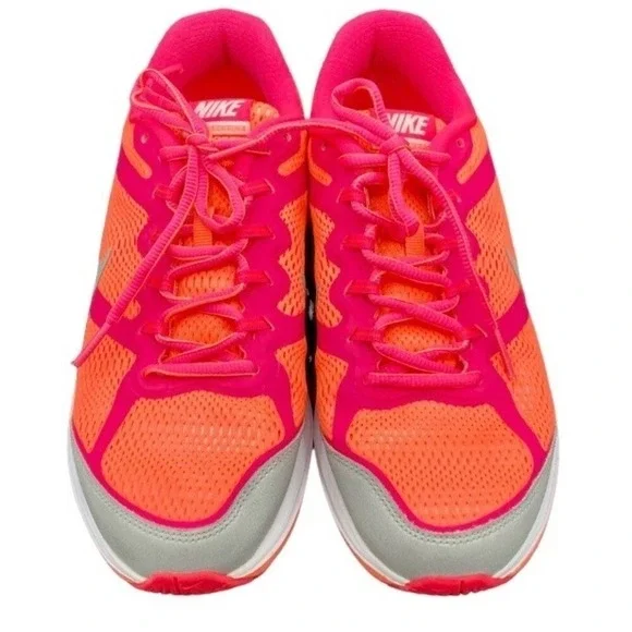 NIKE Dual‎ Fusion 3 running shoe, size 6.5 youth or 8.5 women's.