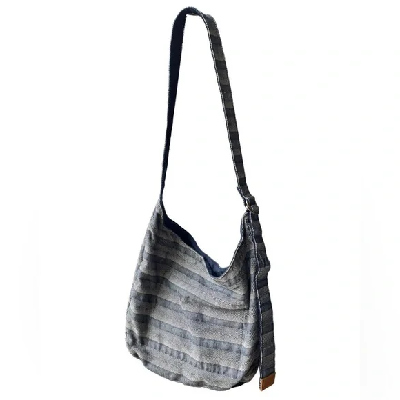 EUC Retro Metro by Thirty One hobo crossbody bag navy