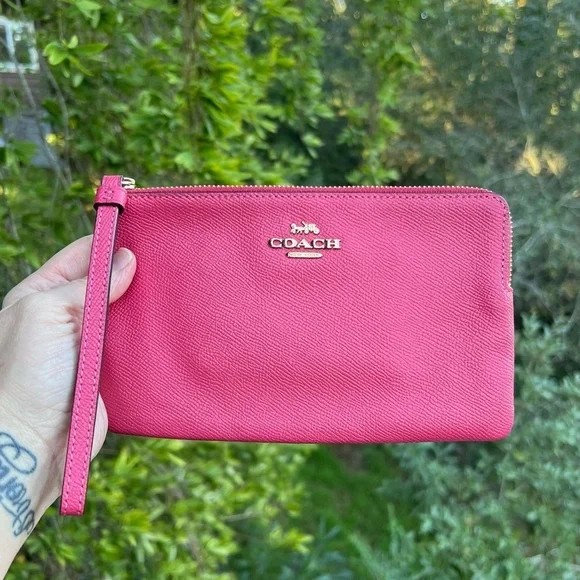 COACH Large Corner Zip Phone Wristlet Wallet Pink Leather w Gold Hardware NWOT