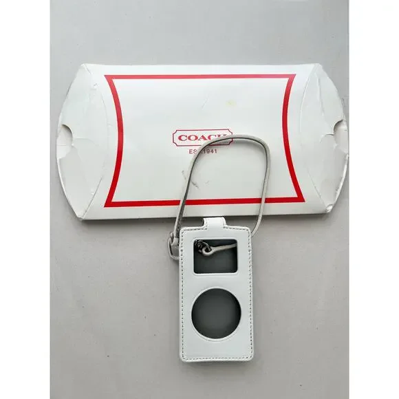 Vintage Coach Ipod Case Leather Y2K Charm Heart White Wristlet