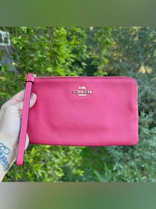 COACH Large Corner Zip Wristlet Wallet Pink Leather w Gold Hardware NWOT