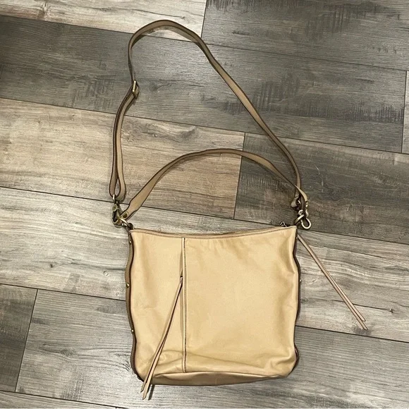 Hobo International Leather Torin Bucket Crossbody in Parchment