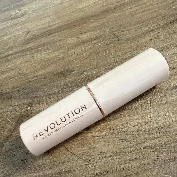 Revolution Beauty Fast Base Concealer Shade F8