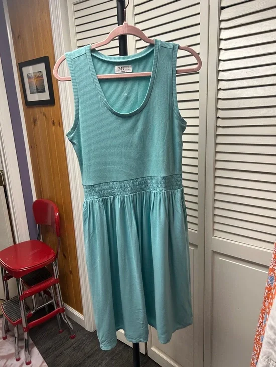 Nwot Sleeveless Aqua Knit Waistband Dress