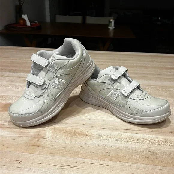 New Balance 577 Hook &‎ Loop Closure Sneakers, Women's Size 7.5, Men's Size 6