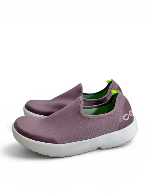 OOFOS OOmg eeZee Low Shoe in Mauve