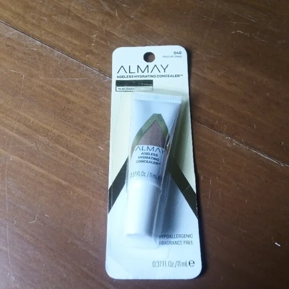 Almay Ageless Hydrating Concealer - Medium Deep 040
