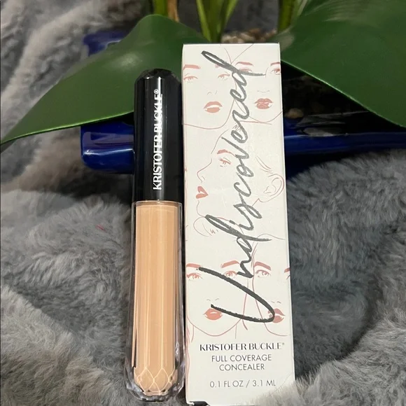 Kristofer Buckle Undiscovered Full Coverage Concealer NEW ❤️