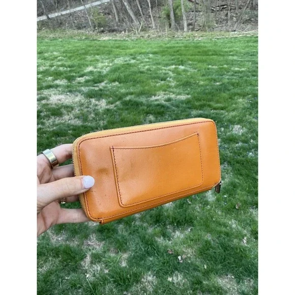 Hobo International Camel Brown Leather Zip Around Wallet