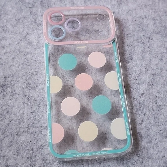 Brand new Apple IPhone 17 Pro Max Polka Dots Silicone Phone case