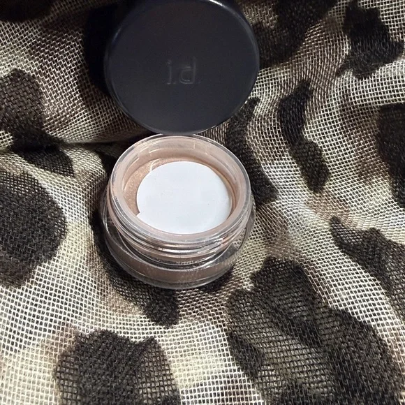 Brand New bareMinerals eyeshadow in shade “champagne” sealed
