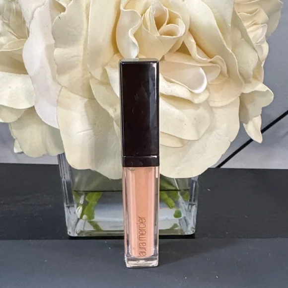 Laura Mercier Lip Glacé Lip Gloss in the shade 