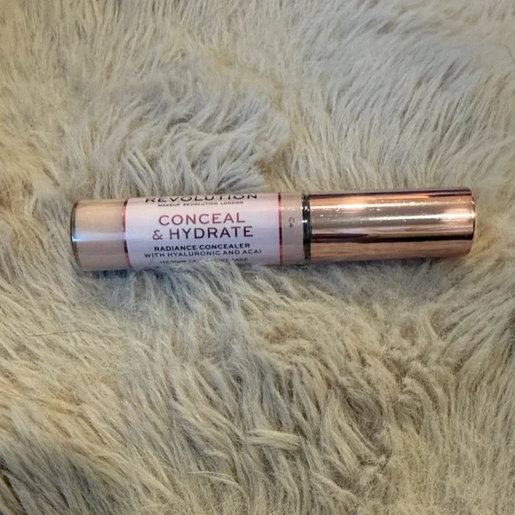 New Revolution Conceal & Hydrate Radiance Concealer - Cream