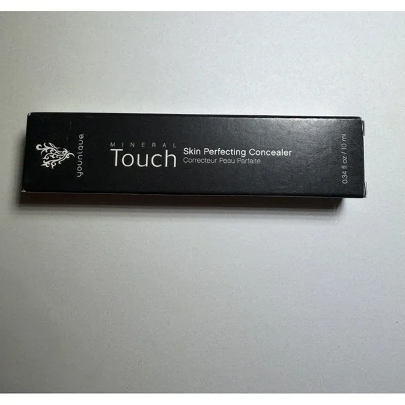 NEW In Box YOUNIQUE Mineral Touch Skin Perfecting Concealer - CHENILLE