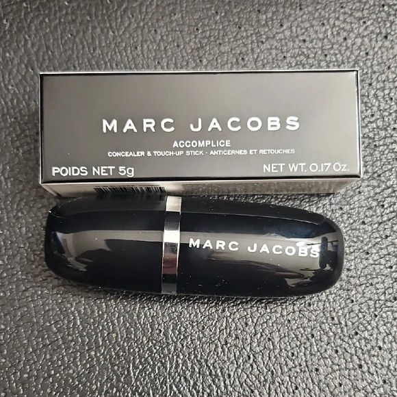 Marc Jacobs Black Accomplice Concealer