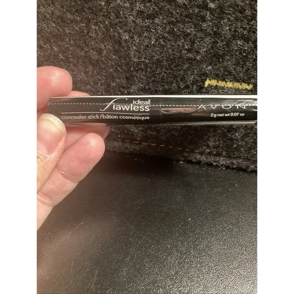 AVON 2g 0.07oz Ideal Flawless CONCEALER STICK F01 Fair NEW Discontinued‎