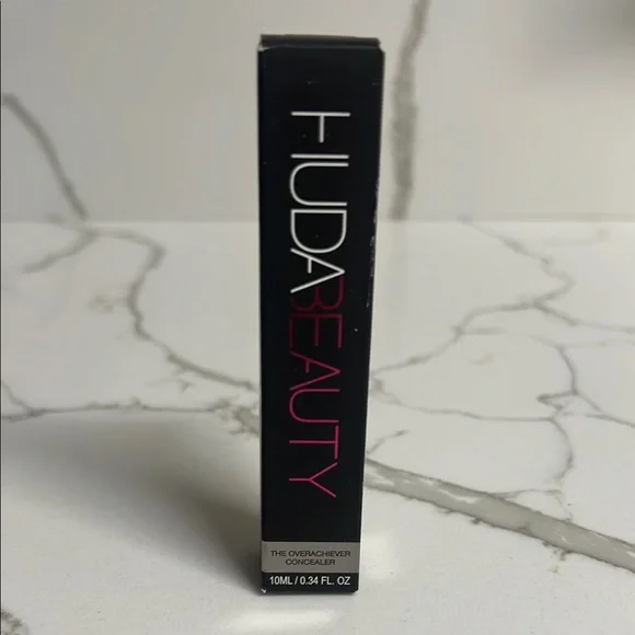 HUDA BEAUTY Concealer - Shade: HONEYCOMB 30R