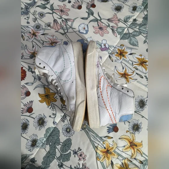 Nike Blazer Mid '77 Vintage White Hi Top Sneakers Women's Size 9.5