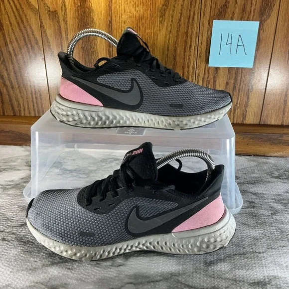 Nike Revolution 5 Running‎ Shoes Athletic Comfort Sneakers Black Gray Pink 7