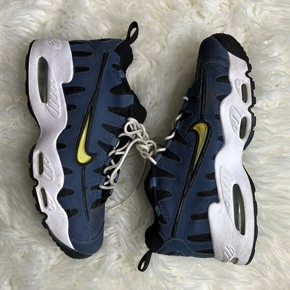🔹 Nike Air Max Nm 2010