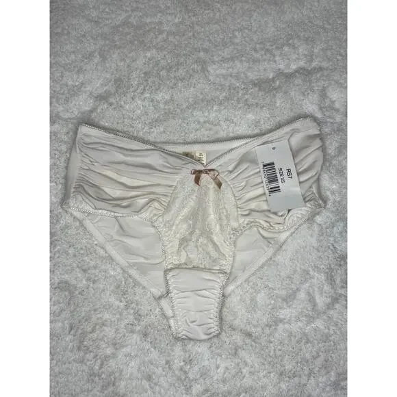 NWT Rhonda Shear White Ruched Back Lace Panties S