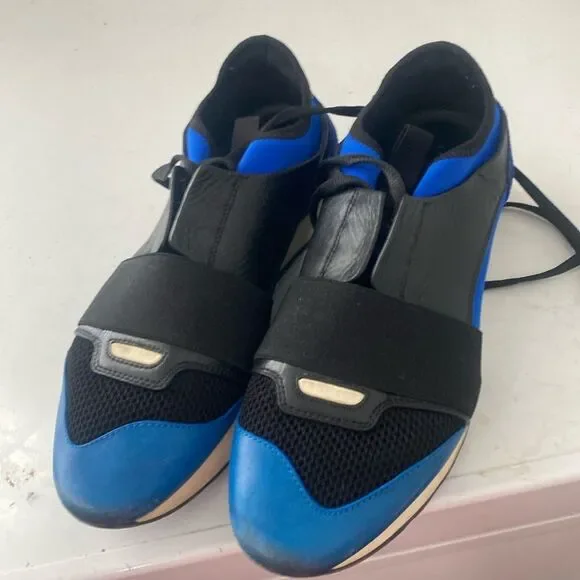 BALENCIAGA  blue race runner sneakers Sz 39