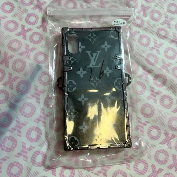 iPhone XS IPX Case with lanyard NEW