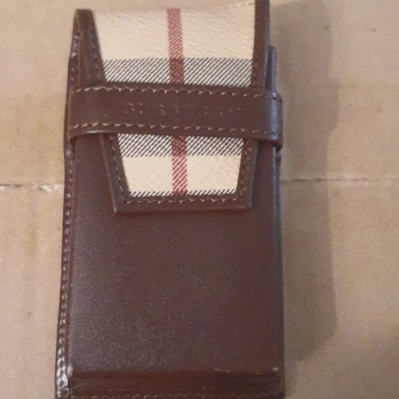 BURBERRY LIPSTICK /CIGARETTE HOLDER CASE