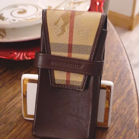 BURBERRY LIPSTICK /CIGARETTE HOLDER CASE