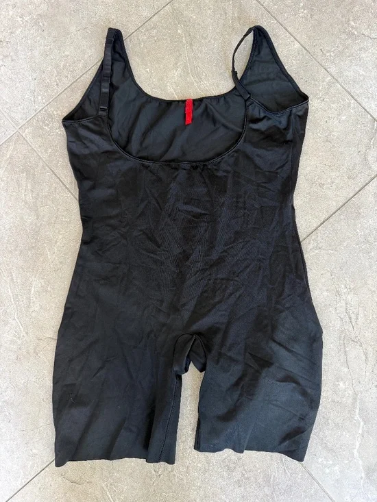 Spanx Open Bust Mid-Thigh Bodysuit in Black Sz 2X