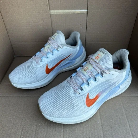 Nike Air Winflo 9 Sail Celestine Blue Womens Size 9 Athletic Sneaker Gym Fitness