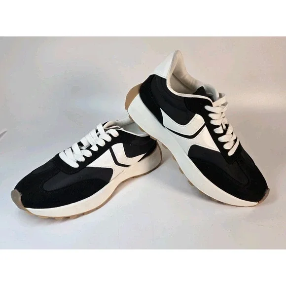 Steve Madden Women's Athletic Jogger Sneaker‎ Size 8 Black/White