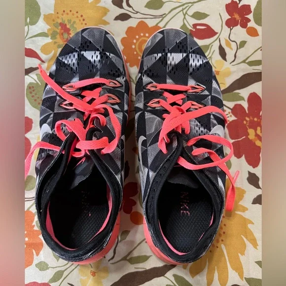 Nike Free 5 TR Women Sz 7 Cross Fit Running Sneaker Black Pink 704695-006.‎
