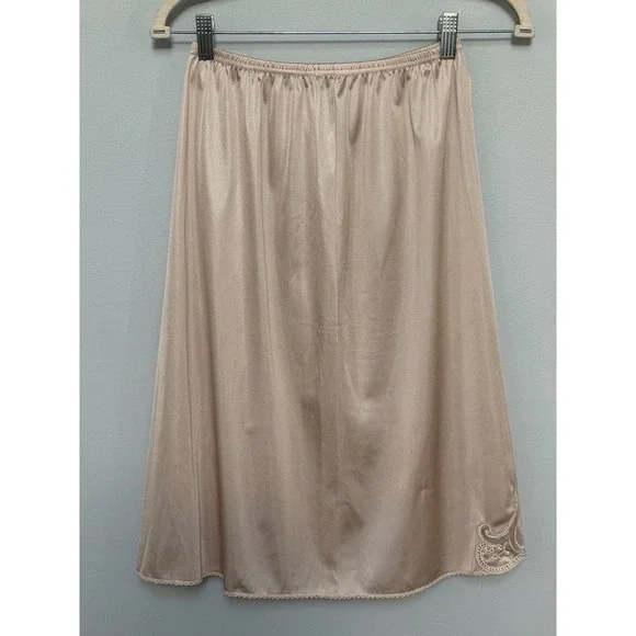 Vanity Fair Vintage Half Slip Beige Nylon Tricot Lace Trim Medium NWT USA