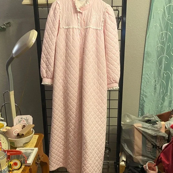 Miss Elaine Pink and White Quilted Nightgown
