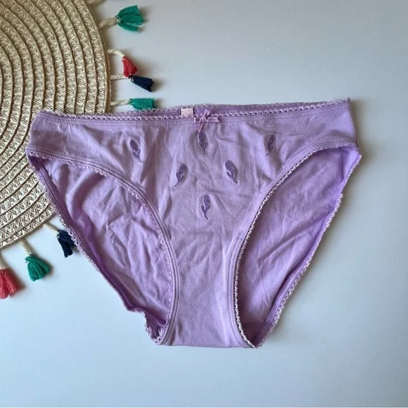 Victoria's Secret Stretch Cotton Embroidered Bikini Panty Lilac Lavender M NEW
