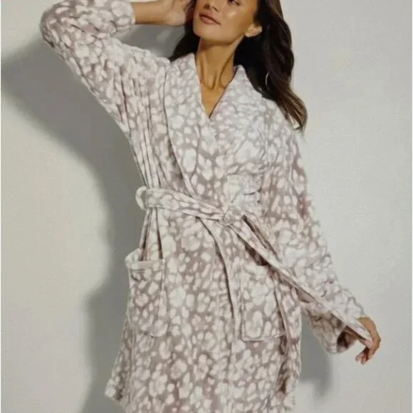 Soma Plush Robe‎ Leopard Print Beige Gray Soft Warm Cozy Loungewear S/M
