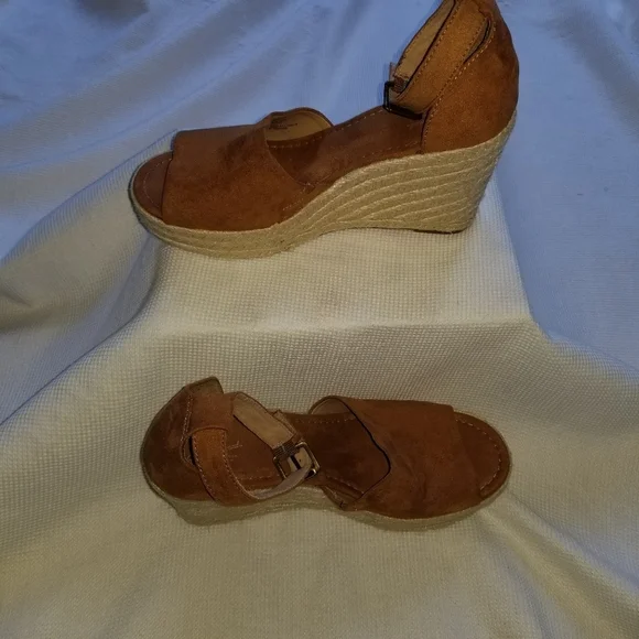 Universal Thread Platform Espadrilles