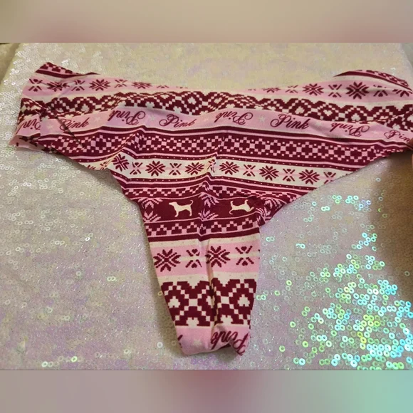 5/$40🛍 Victoria's Secret PINK No Show Pink Snowflake Dog Pattern Thong NWOT