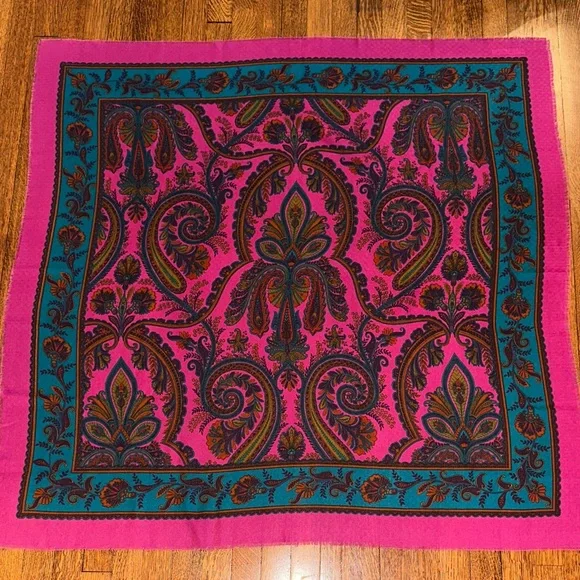 Vintage Designs by Shirley Pink‎ & Teal Paisley Very Very Large Polyester Shawl