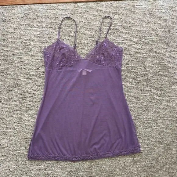 🚨 3 for $25 - VICTORIA’S Secret Lace Slip